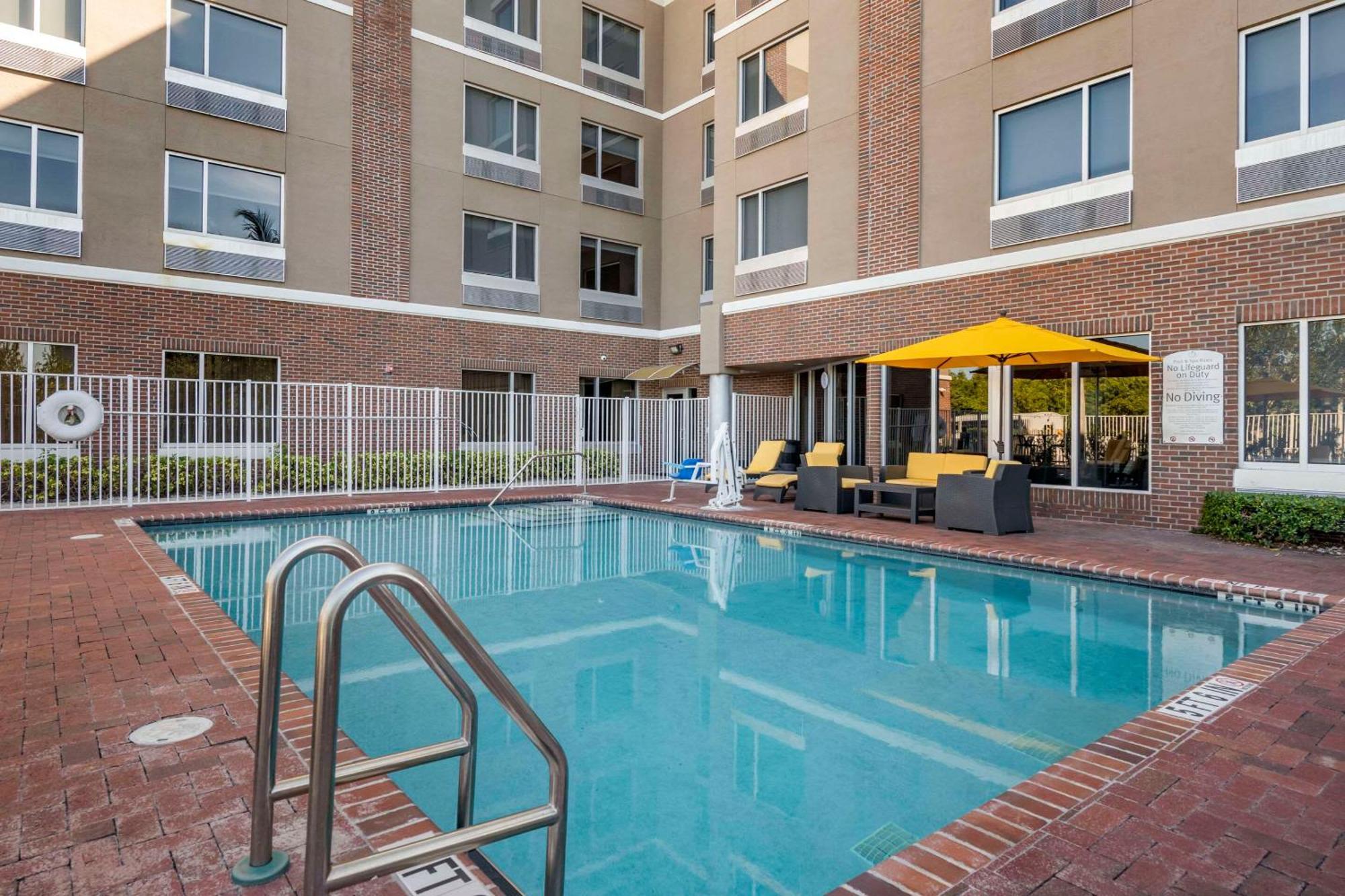 Cambria Hotel Ft Lauderdale, Airport South & Cruise Port Dania Beach Bagian luar foto